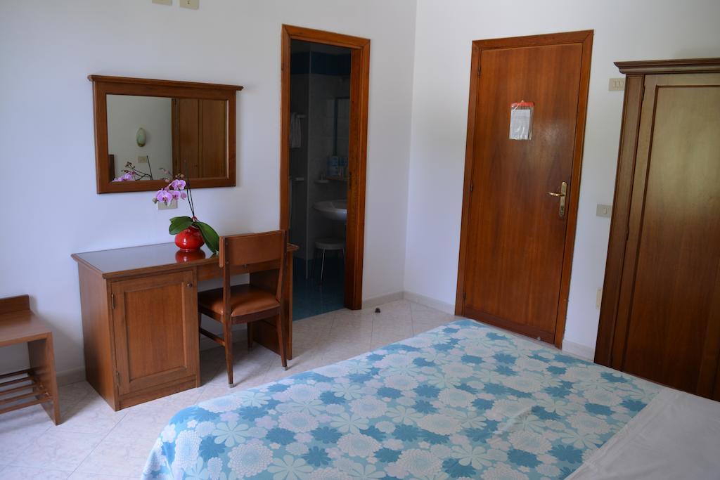 Hotel Maronti Barano d'Ischia Phòng bức ảnh